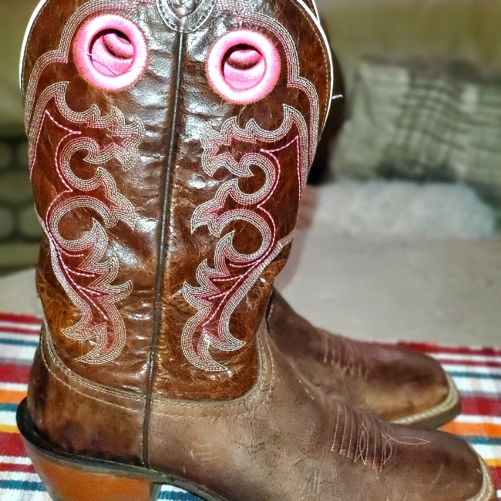 Women Ariat boots